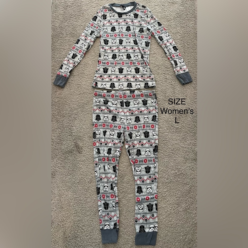 Star Wars Christmas pajamas women’s large EUC